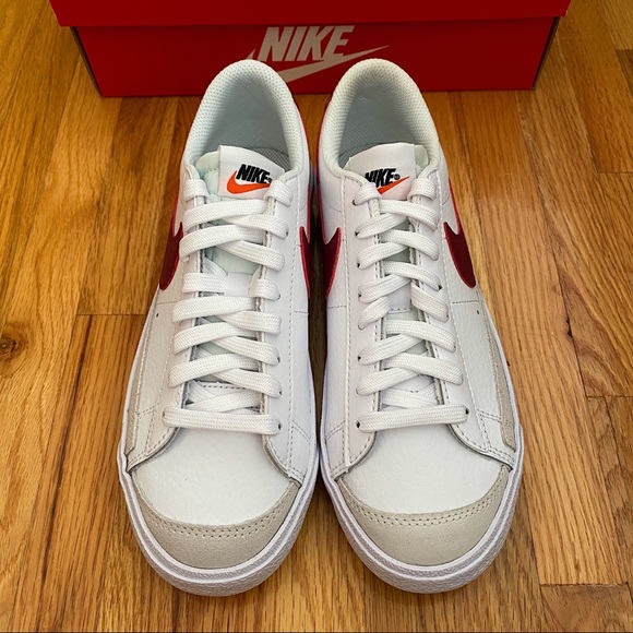 Nike Blazer Low ‘77 Women’s Sneakers - Picture 3 of 7